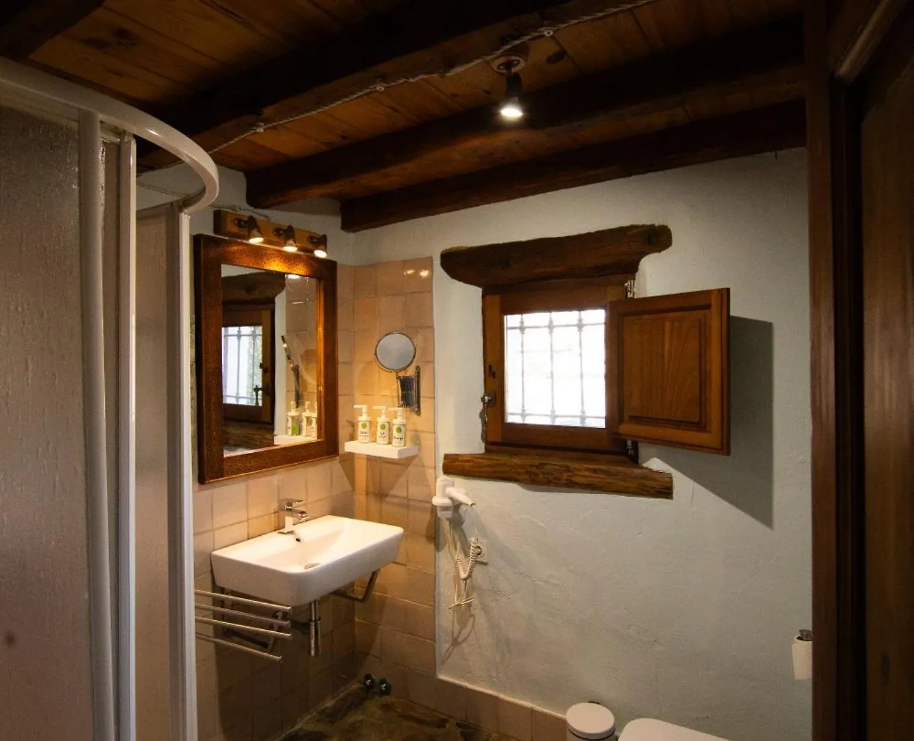 La Casa Del Nogal Villa Guejar Sierra 0*,
